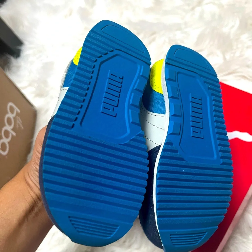 Shoes - Picture 5 of 7